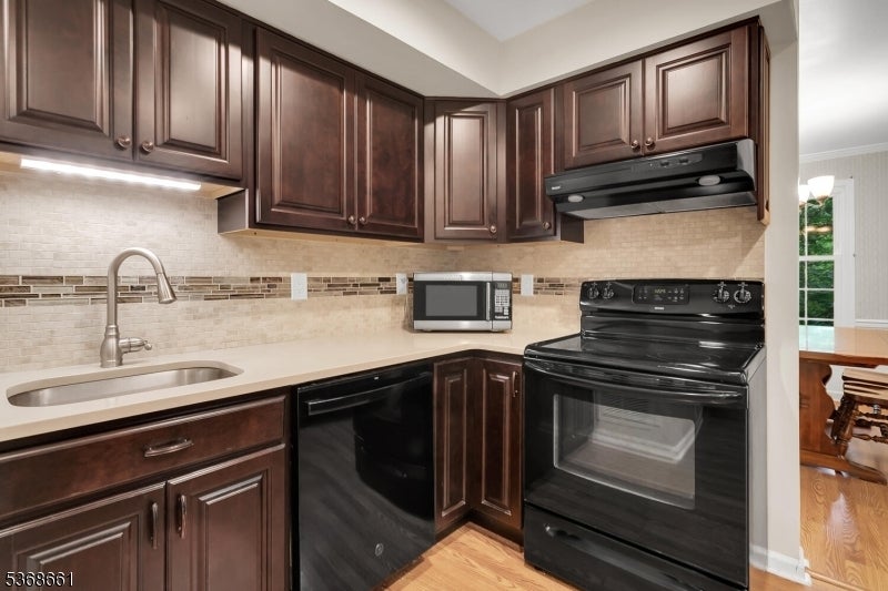 Photo of Listing #3973923