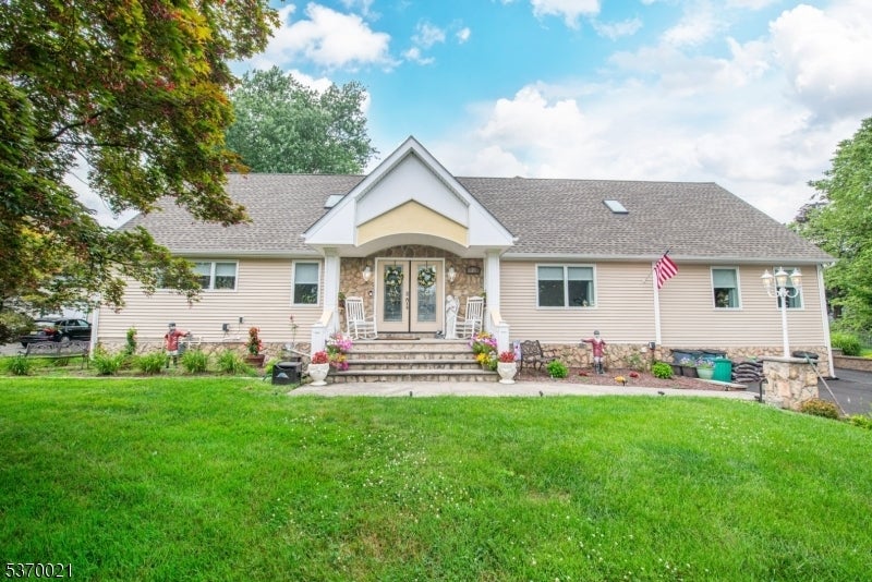 Photo of Listing #3974052