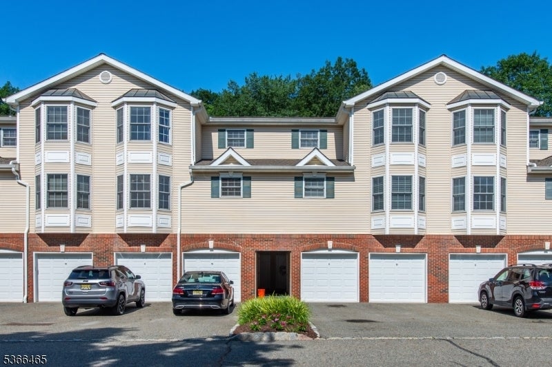 Photo of Listing #3974079