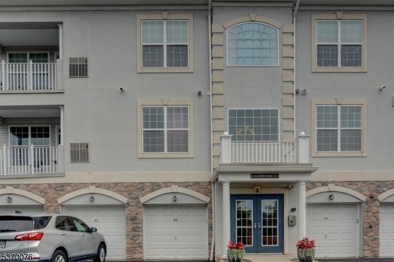 Photo of Listing #3974095
