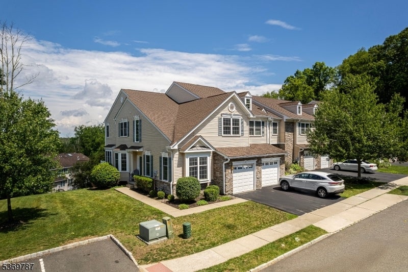 Photo of Listing #3974115