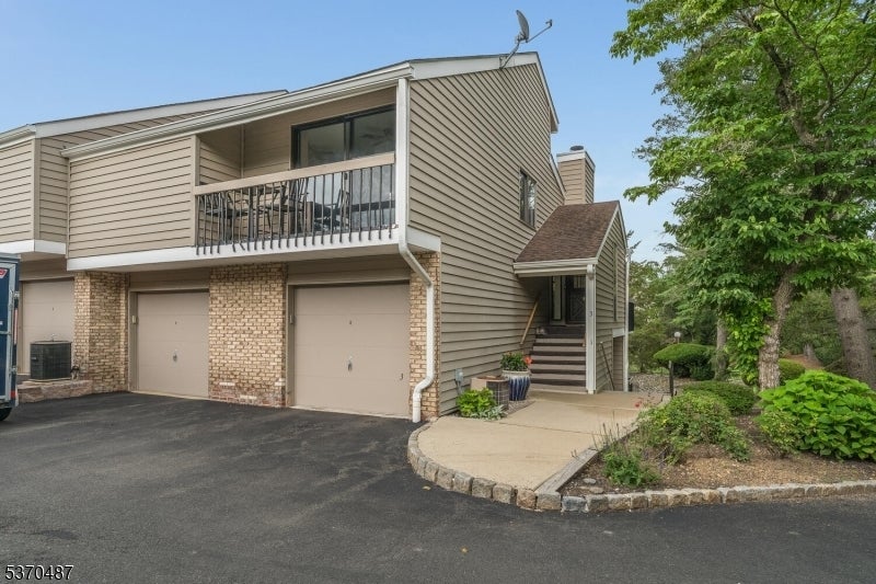 Photo of Listing #3974191