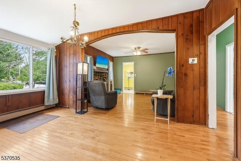 Photo of Listing #3974229