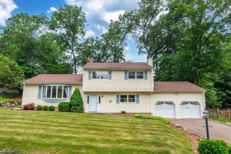 Photo of Listing #3974266