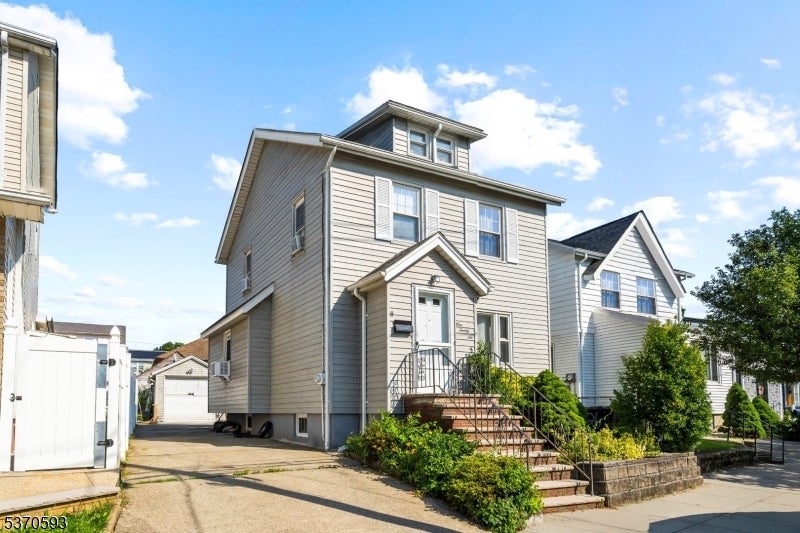 126 Garden Avenue, Belleville Twp.