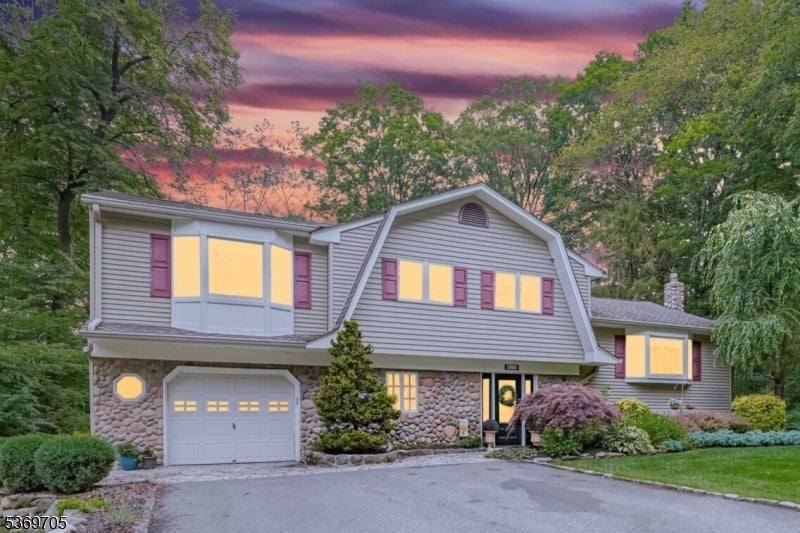 Photo of Listing #3974319