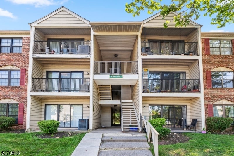 Photo of Listing #3974677