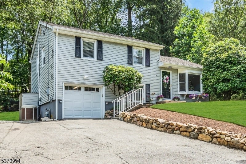 Photo of Listing #3974742