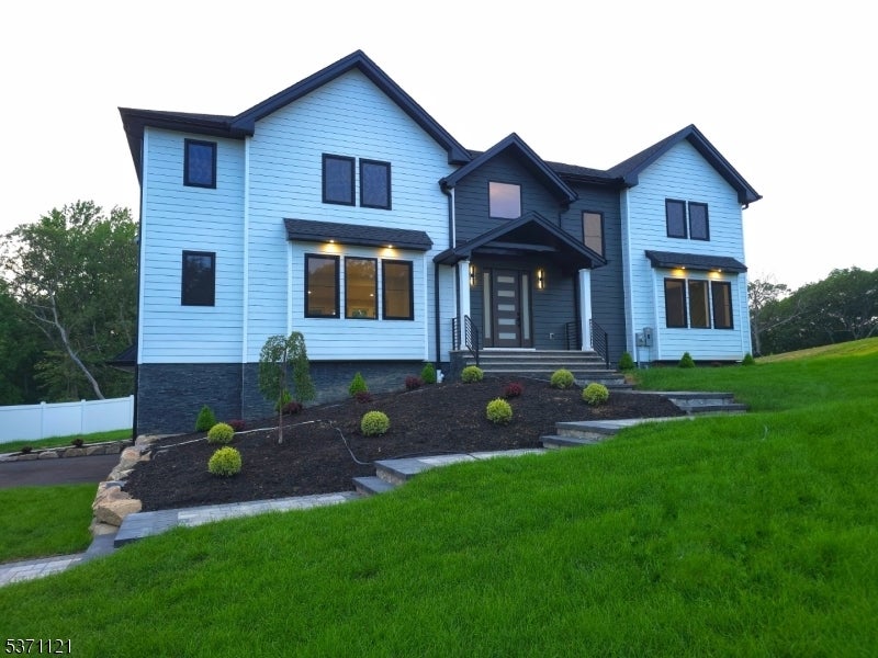 Photo of Listing #3974845