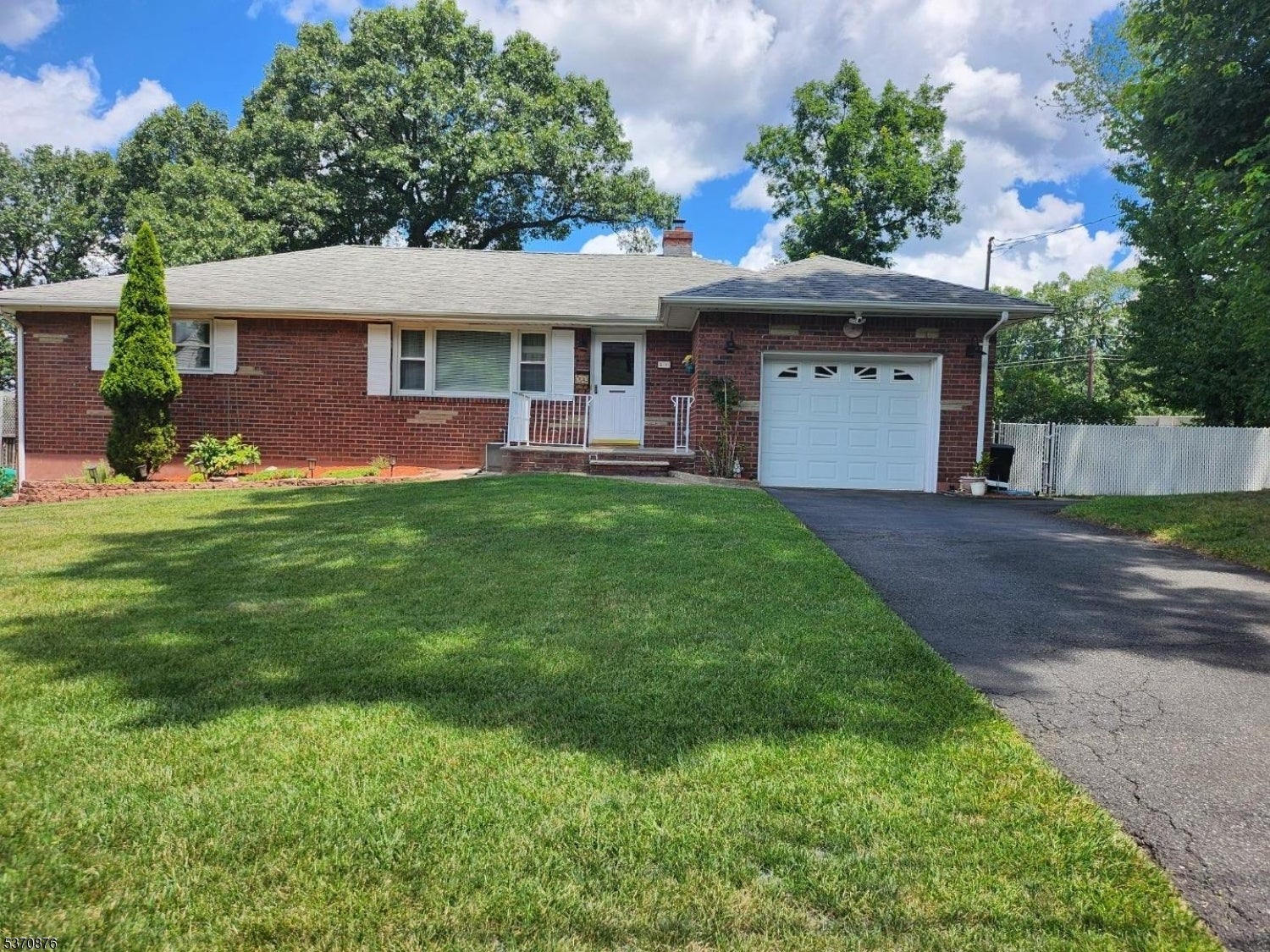 Photo of Listing #3974848