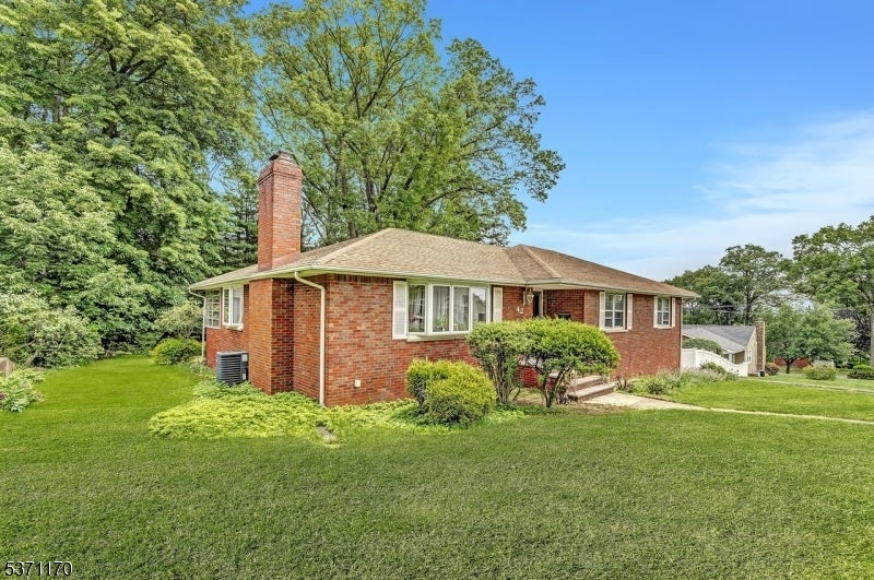 Photo of Listing #3974875