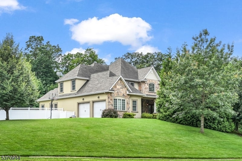 Photo of Listing #3974881