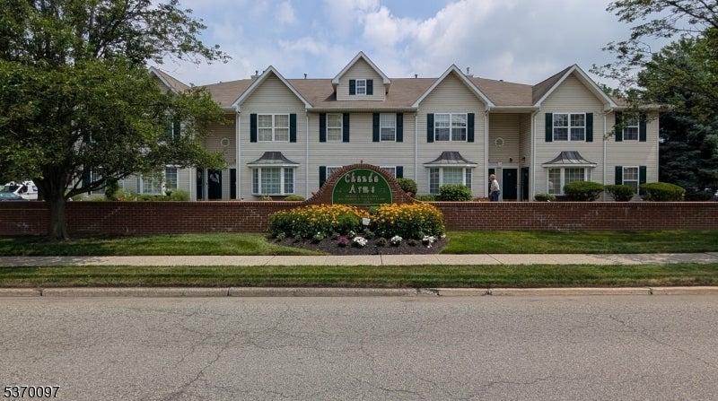 Photo of Listing #3974935