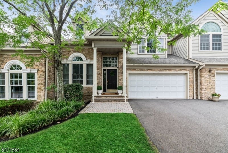 Photo of Listing #3975176