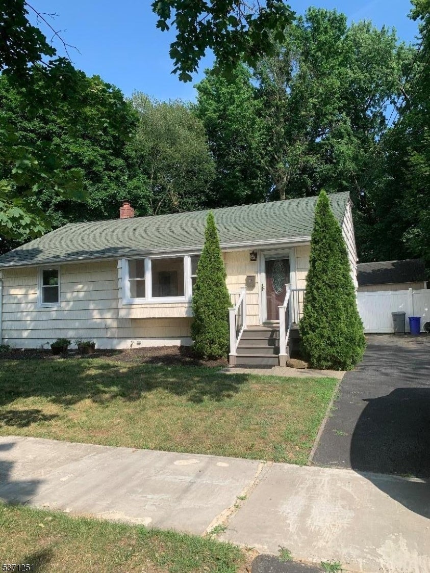 Photo of Listing #3975242