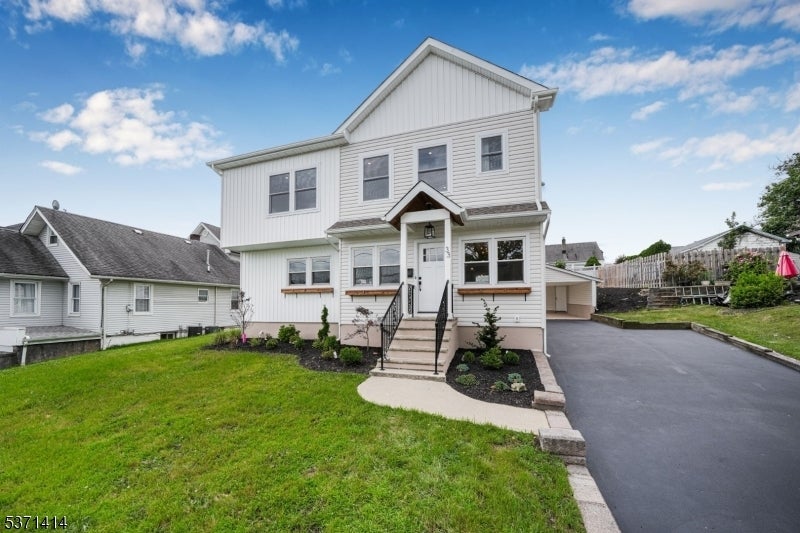 Photo of Listing #3975293