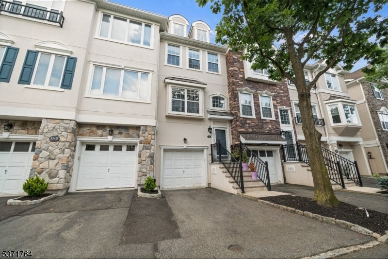 Photo of Listing #3975363