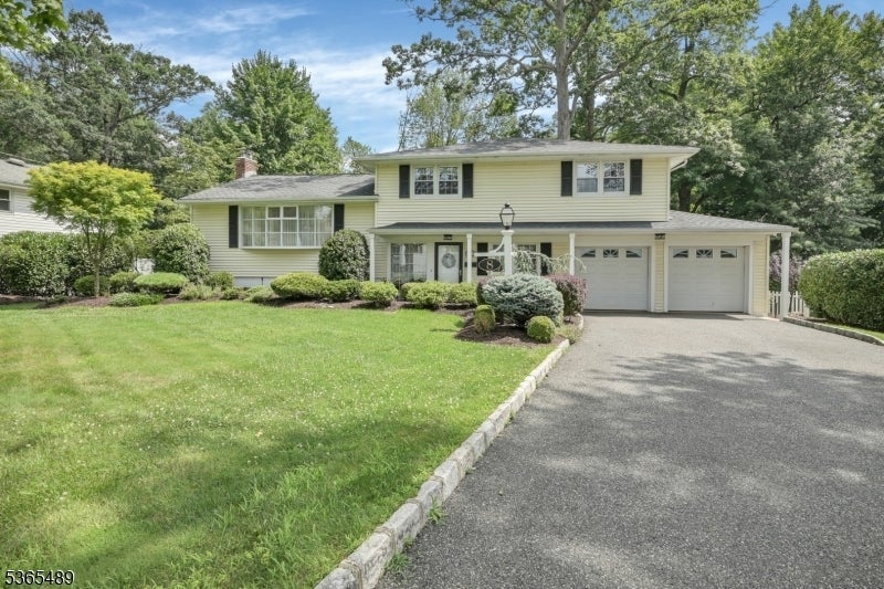 Photo of Listing #3975542