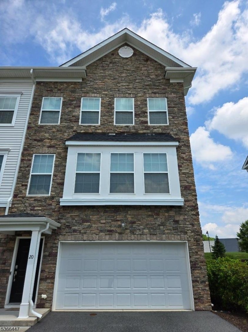 Photo of Listing #3975581