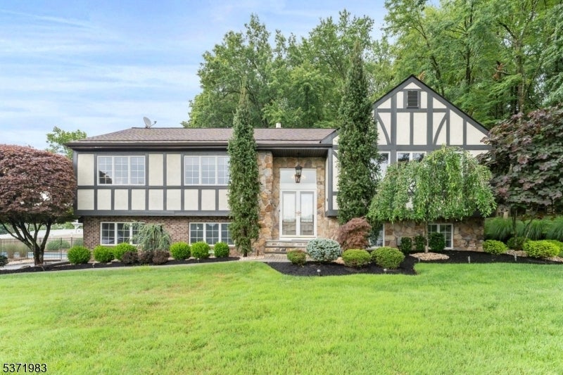 Photo of Listing #3975686