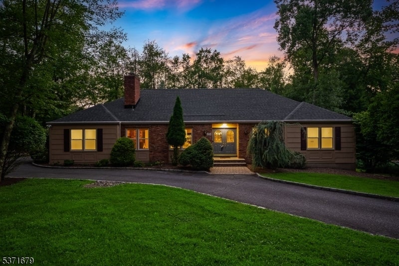 Photo of Listing #3975783