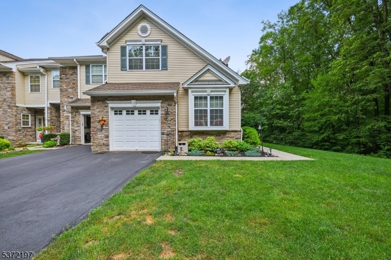Photo of Listing #3975819