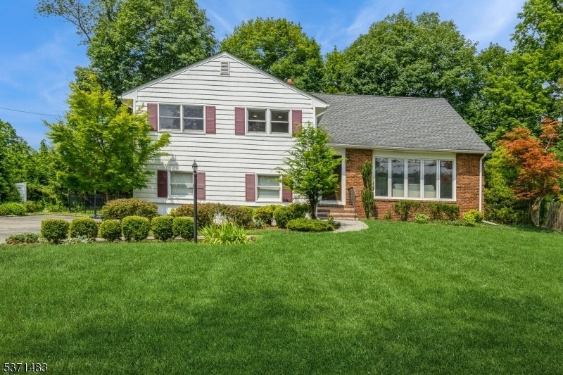 Photo of Listing #3975979