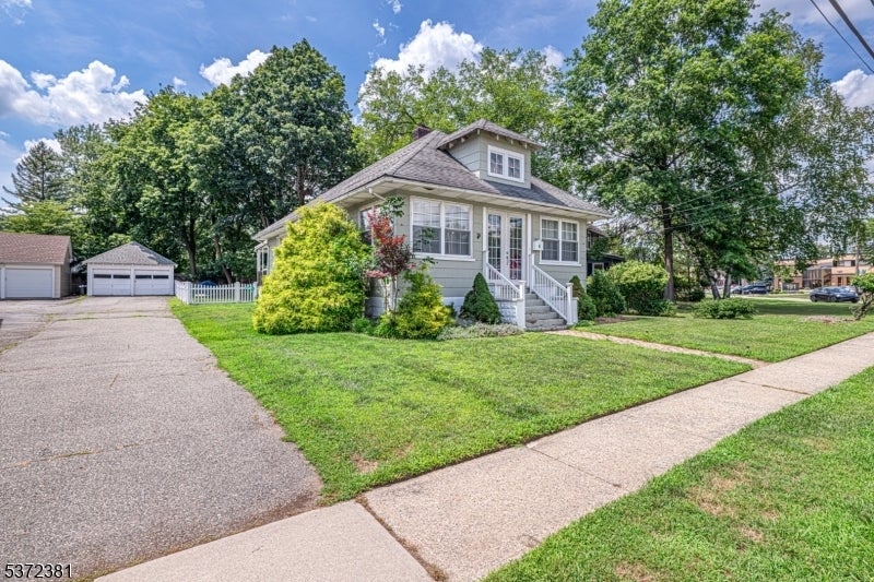 Photo of Listing #3976122