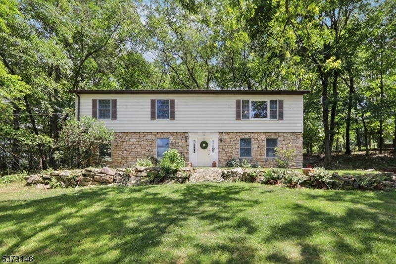 Photo of Listing #3977375