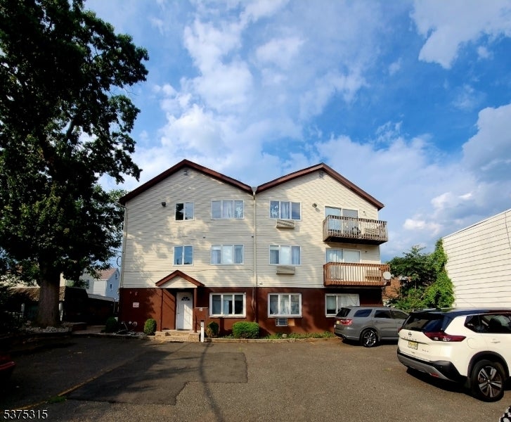 Photo of Listing #3978496