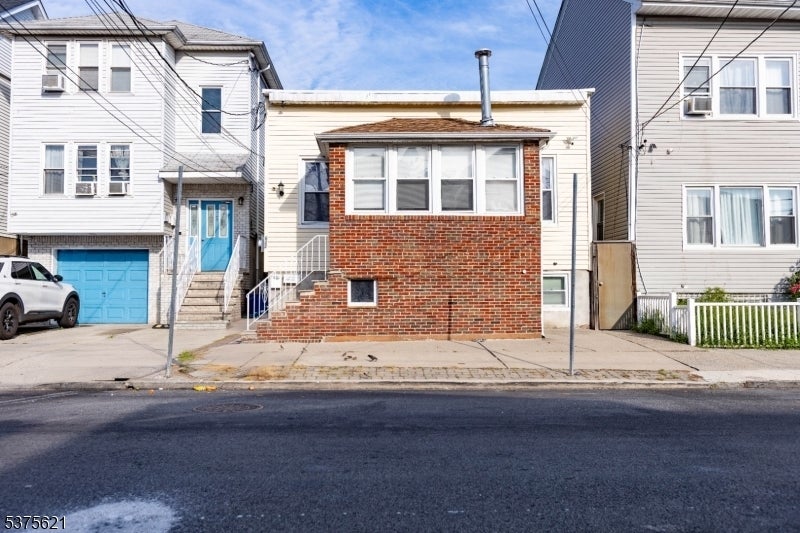 Photo of Listing #3978816