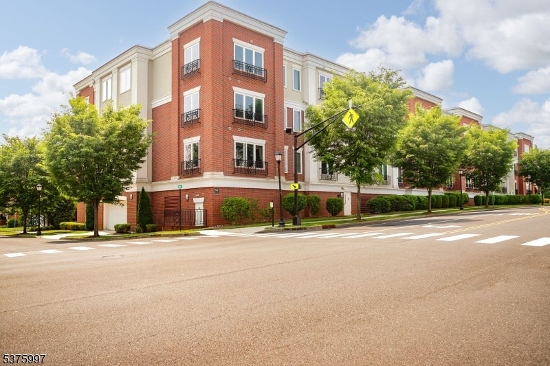 Photo of Listing #3979123