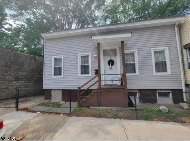 Photo of Listing #3980149