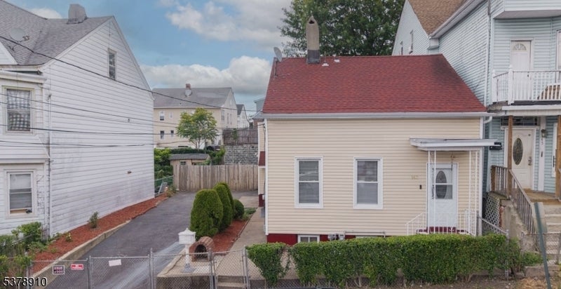 Photo of Listing #3981642