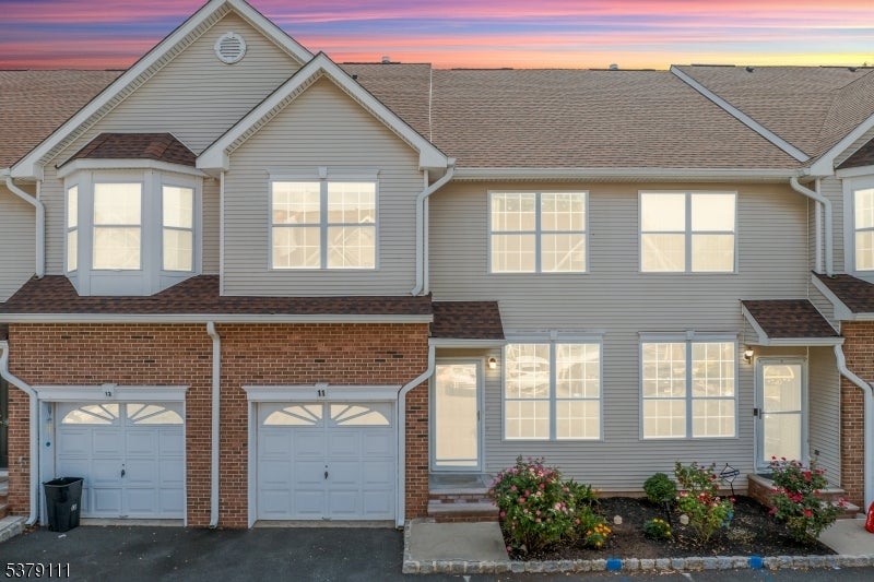 Photo of Listing #3981805