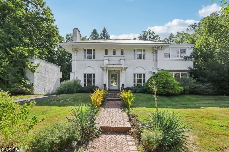 Photo of Listing #3981855