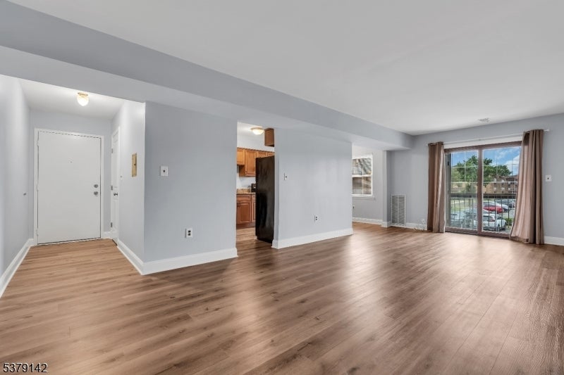 Photo of Listing #3982268