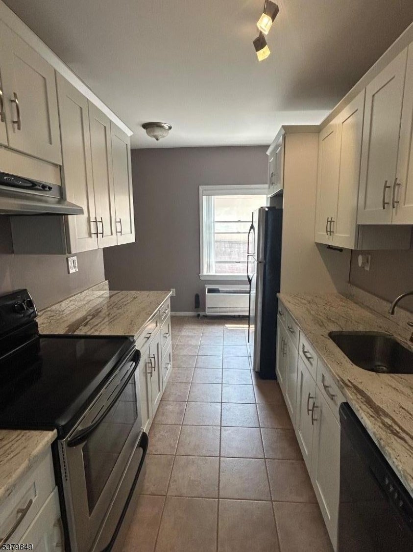 Photo of Listing #3982271