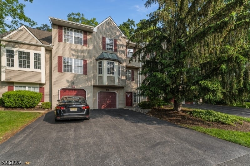 Photo of Listing #3982852