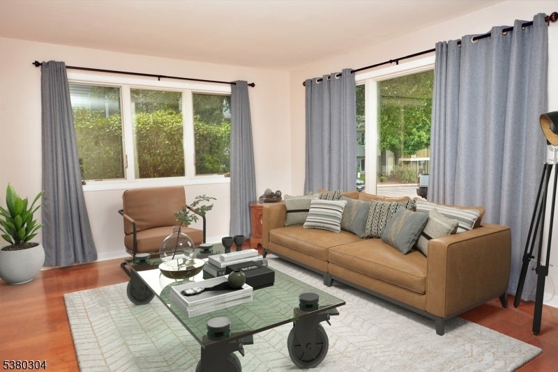 Photo of Listing #3983001