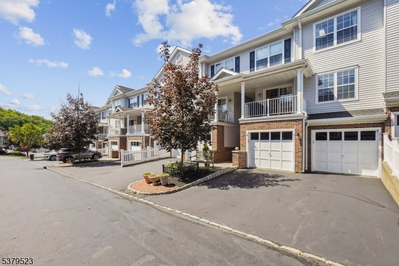 Photo of Listing #3983376