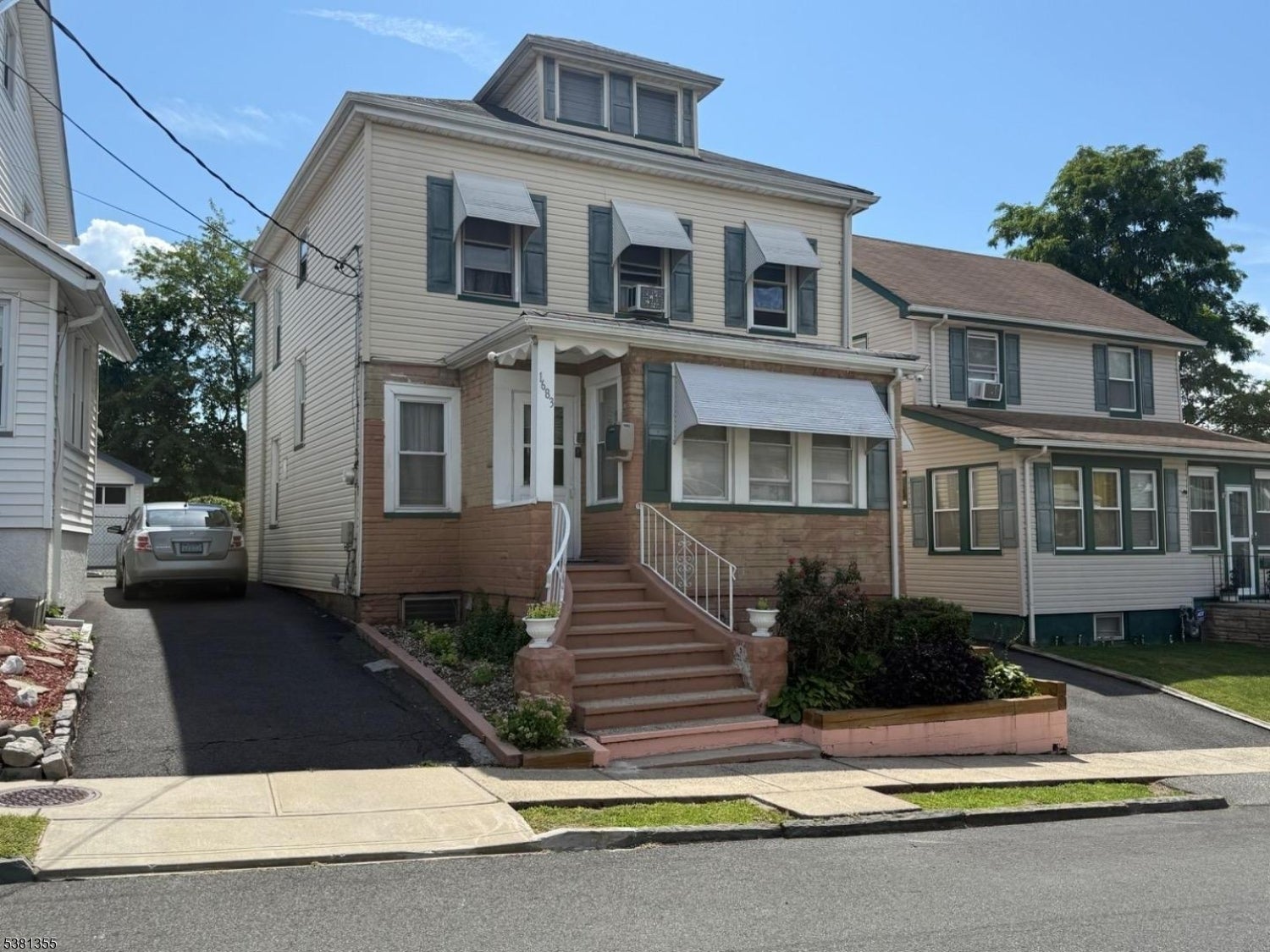 Photo of Listing #3983682
