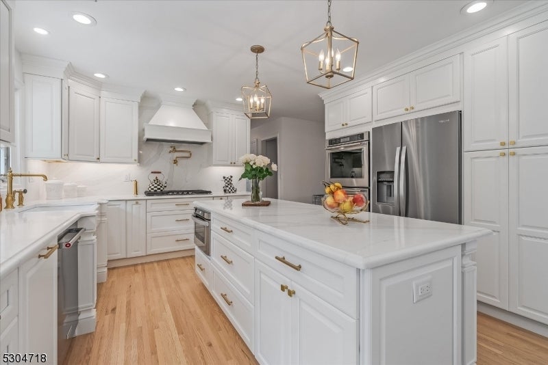 Photo of Listing #3984002