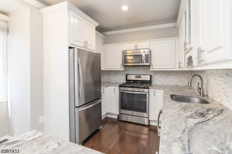 Photo of Listing #3984120