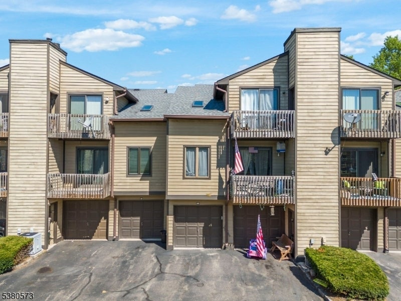 Photo of Listing #3984238