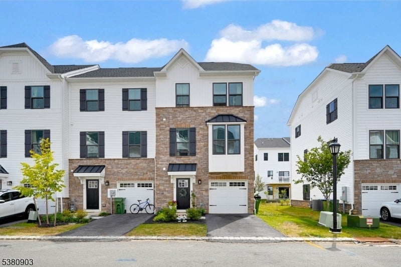 Photo of Listing #3984245