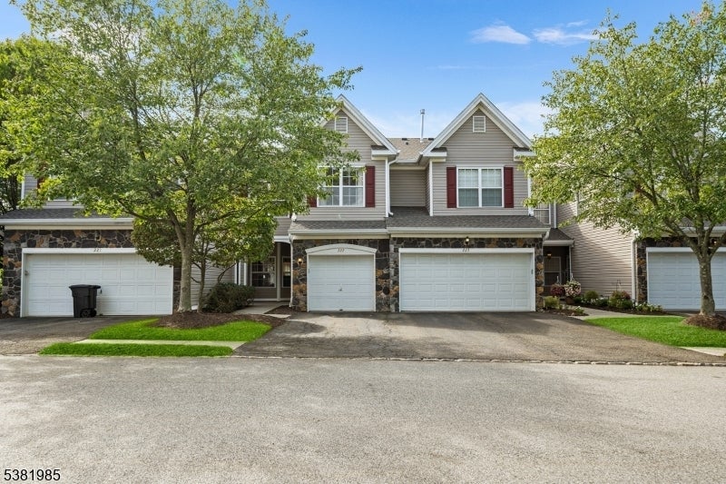 Photo of Listing #3984280