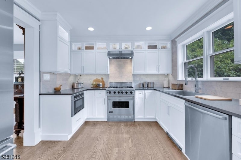 Photo of Listing #3984290