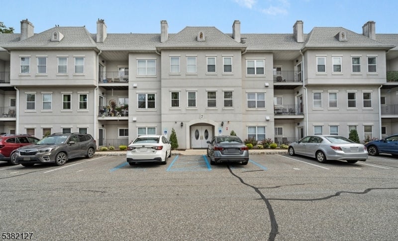 Photo of Listing #3984327