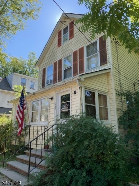 379 Elm St, Long Hill Twp.